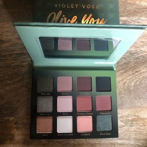 BRAND NEW IN BOX Violet Voss Eyeshadow palette
